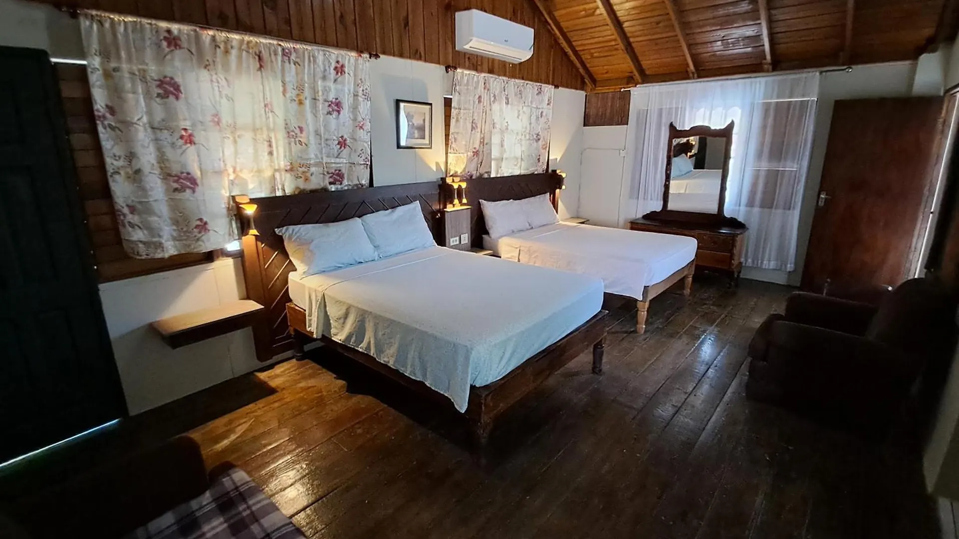 Mom'S Place Negril Hotell