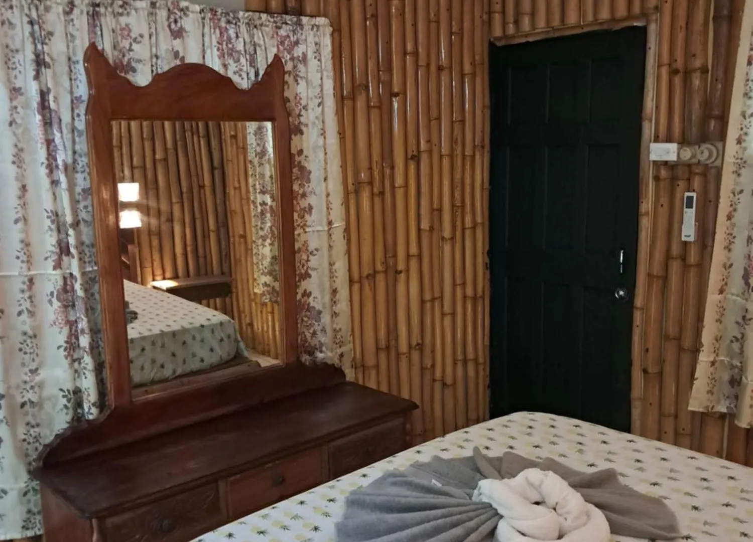Mom'S Place Negril Jamaica
